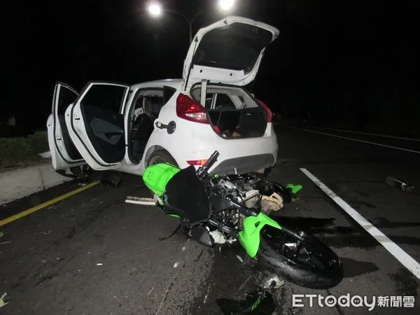 ▲枋山鄉臺1線成功路發生大型重型機車與自小客車交通事故             。（圖／記者陳崑福翻攝，下同）