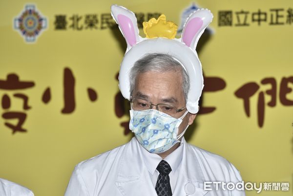 ▲▼北榮院長陳威明視察中正紀念堂接種站最後一日,兒童疫苗接種站,新冠肺炎,本土疫情,新冠肺炎疫苗,輝瑞兒童BNT疫苗,施打疫苗,COVID-19疫苗,BNT兒童疫苗,武漢肺炎,接種疫苗,副作用,不良反應,群體免疫,醫護人員,防護衣,接種率,防疫,緩打潮,疫苗覆蓋率,中重症,共存,清零,5-11歲兒童,mRNA  。（圖／記者李毓康攝）