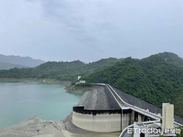 ▲台南市端午假期受西南風影響，有間歇陣雨及局部短時大雨發生，統計端午連假前2日為曾文、烏山頭、南化3大水庫增加約760萬噸蓄水量。（圖／記者林悅翻攝）