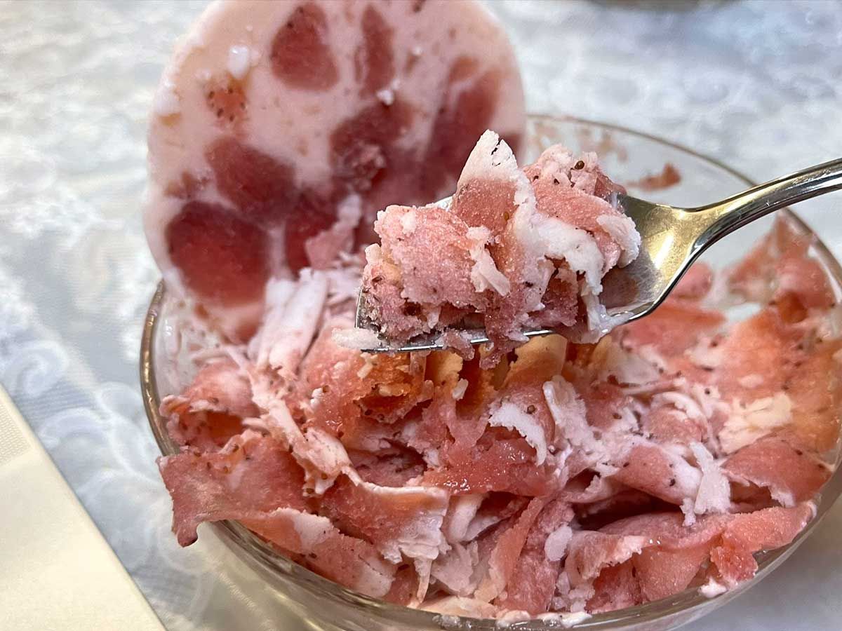 ▲▼草莓牛奶冰刨出來像生肉片。（圖／翻攝自推特／@K_Link_）