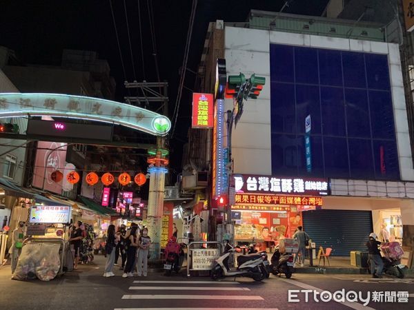 ▲▼通化夜市,台灣鹽酥雞。（圖／記者項瀚攝）