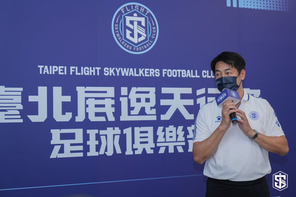 ▲▼ 臺北展逸天行者總教練張武業，球員鄭知桓（66號）、蔡政儒            。（圖／臺北展逸天行者提供）