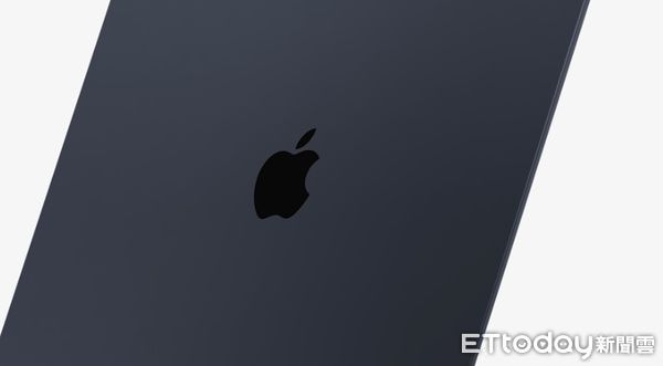 ▲蘋果今（7）日宣布推出，搭載M2晶片的新款MacBook Air和13寸MacBook Pro。（圖／翻攝自蘋果直播）