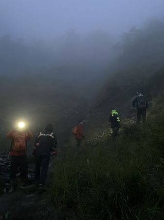 ▲▼迷路又遇大雨！22歲男女山友攀爬塔關山探勘，受困山區失溫。（圖／記者賴文萱翻攝）