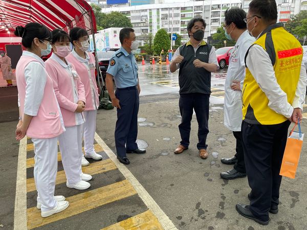 ▲▼今天松山機場篩檢、診斷、給藥三合一站服務最後一天。（圖／翻攝王必勝臉書）