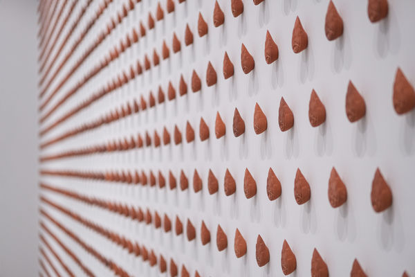 ▲▼印尼當代藝術家艾伯特&middot;約拿桑&middot;瑟提亞萬（Albert Yonathan Setyawan）首次在台灣推出個展「靈語」。（圖／安卓藝術提供）