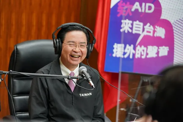 ▲▼外交部長兼財團法人國際合作發展基金會董事長吳釗燮日前接受國合會自製Podcast節目專訪。（圖／國合會提供）