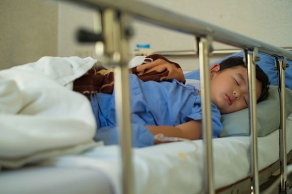 Omicron兒童新增病例變多了　死者仍以老人為大宗
