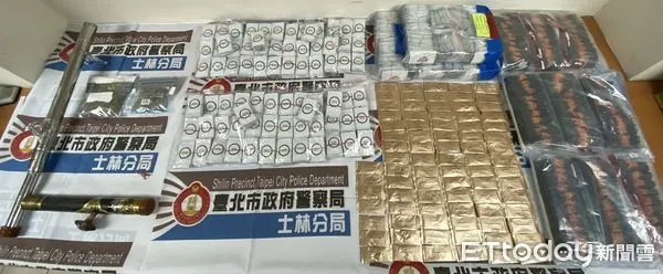 ▲▼北市警方鎖定「台中蘇董」販毒，在超商前逮人查扣999包毒品即溶包。（圖／記者邱中岳翻攝）