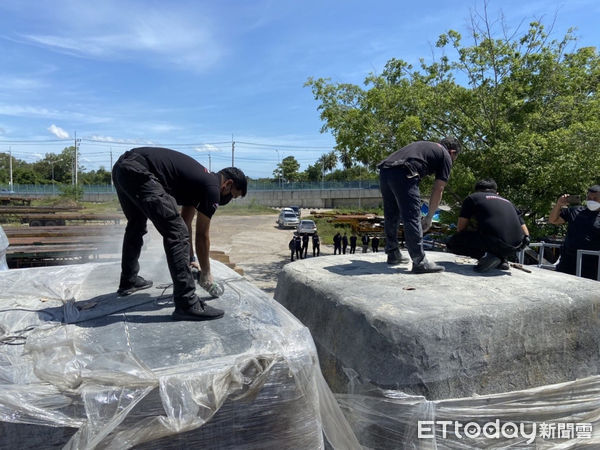 ▲橋頭地檢署組成專案小組，成功在泰國查獲200公斤安毒，包裝在「艾摩石像」內，避免輸入台灣             。（圖／記者吳奕靖翻攝）
