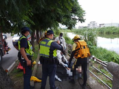 快訊／男子黑衣黑褲陳屍彰化市大排　死因身分待釐清