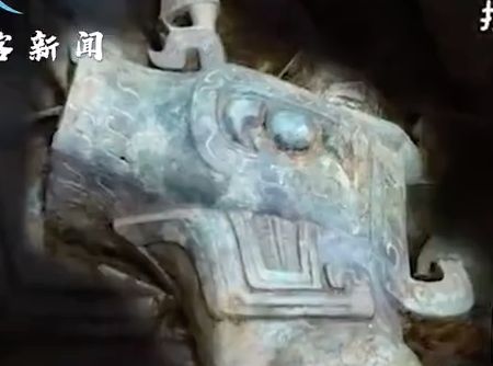 ▲三星堆最大銅獸、銅神壇。（圖／翻攝新華網）