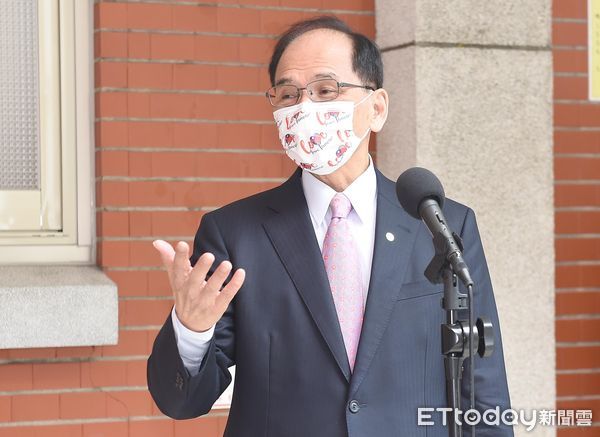 游錫堃返台PCR陽性　「喉嚨乾痛、稍感不適」　 | ETtoday政治新