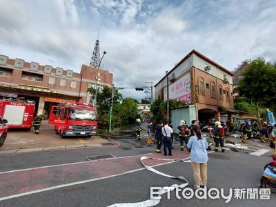 快訊／消防訓練赫見民宅冒火救出4人　母與8歲兒昏迷急送醫