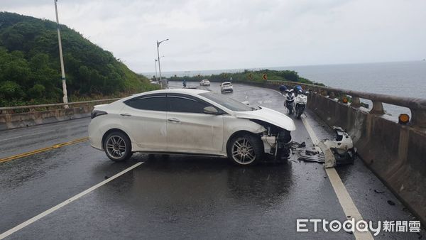 ▲▼基隆濱海公路發生自撞死亡車禍。（圖／記者郭世賢翻攝）