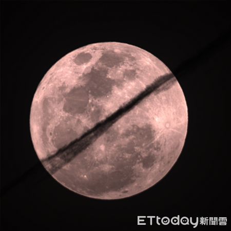 ▲「草莓超級月亮」台南市南瀛天文館直播吸引7萬人次觀看，接下來「五星連珠」再接棒登場。（圖／市府提供，下同）