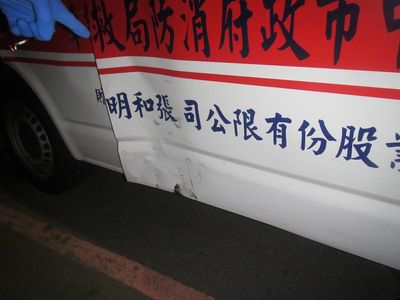 救護車急送患者就醫　路口左轉撞機車...騎士不禮讓腿傷送醫