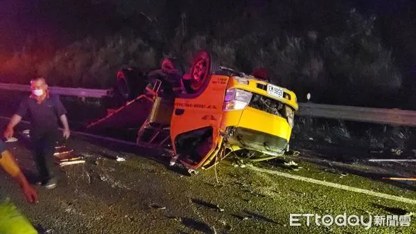 ▲▼國道3號嚴重車禍。（圖／記者鄧木卿翻攝）