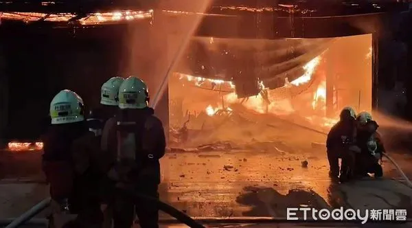 ▲▼新竹市東大路輪胎行火警，兒子縱火燒全家8死。（圖／記者陳凱力翻攝）