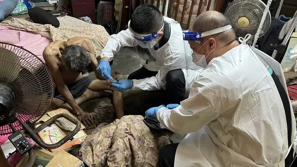 ▲彰化弱勢3兄弟骨瘦如材。（圖／彰化縣議員賴清美提供）