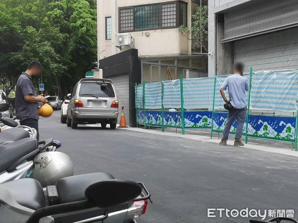 ▲▼台北市北投區榮華一路工地工人墜落。（圖／記者黃彥傑攝）