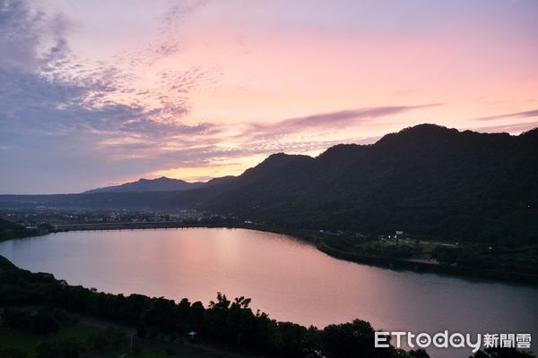 ▲2022石門水庫熱氣球嘉年華,石門水庫福華渡假飯店,石門水庫日出,石門水庫晨曦,國旅,桃園旅遊。（圖／記者彭懷玉攝）