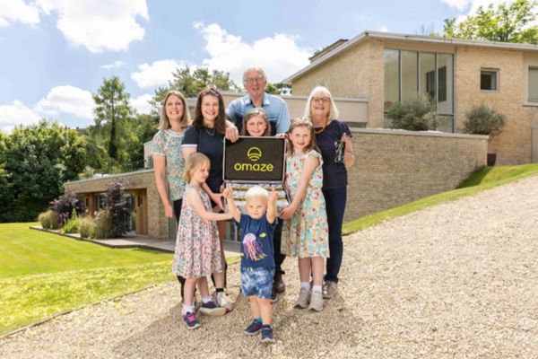 ▲▼英國71歲阿嬤贏得350萬英鎊的豪宅。（圖／翻攝Omaze）