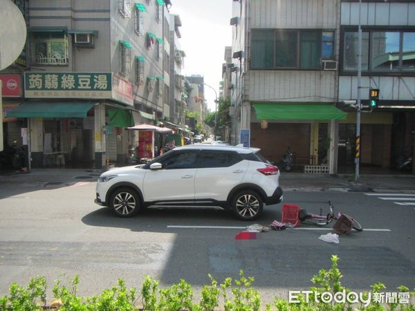 ▲▼苓雅三寶車禍             。（圖／記者陳宏瑞攝）