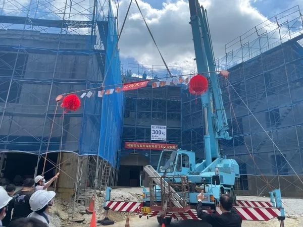 ▲桃園大有梯田生態公園旁民富社福館上樑