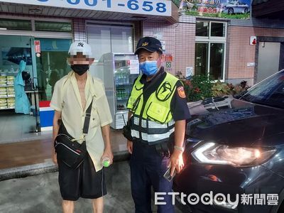 搭車枋寮訪友遇大雨　加油站徬徨無助幸遇警