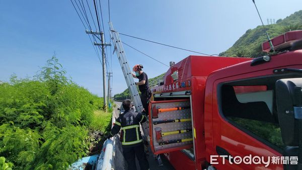 ▲屏東縣政府消防局獅子消防分隊救援單馬騎士             。（圖／民眾提供，下同）