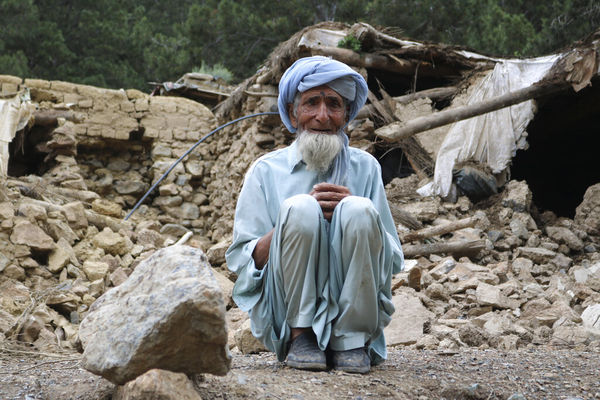 ▲▼阿富汗22日凌晨發生規模6.1地震已知2600多人死傷。（圖／達志影像／美聯社）