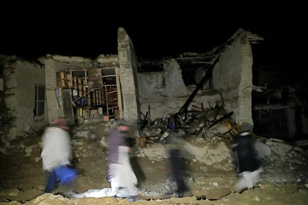 ▲▼阿富汗22日凌晨發生規模6.1地震已知2600多人死傷。（圖／達志影像／美聯社）