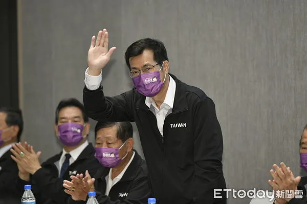 ▲▼新北巿小英之友會「全民互助，疫情安度」服務關懷據點揭牌記者會，前副總統陳建仁、新北市立委羅致政出席。（圖／記者湯興漢攝）