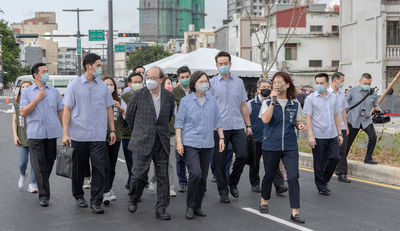 蔡英文視察新竹道路工程　沈慧虹貼身負責簡報進度規劃