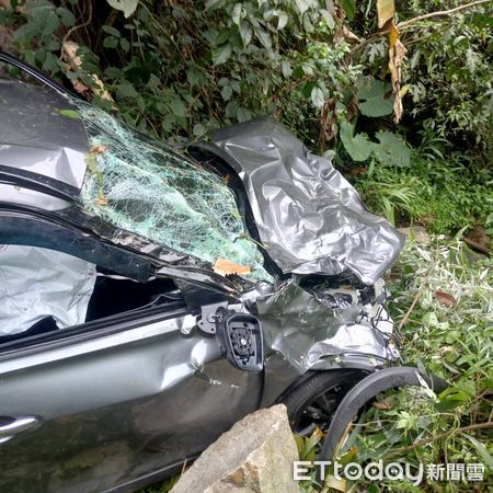 ▲2女爬谷關七雄　開車下山失控衝落60米溪谷「車尾瞬間消失」。（圖／記者哈勇嘎奧攝）