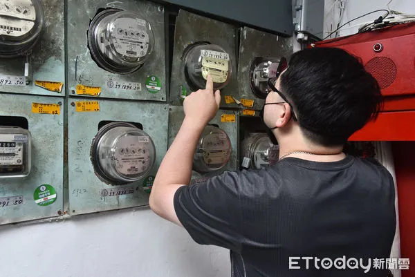 ▲▼電費,夏日電價,民生用電,限電,能源價格,節能減碳,台電,停電,節電,跳電,電表,電價調漲,備轉容量。（圖／記者李毓康攝）