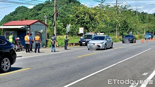 ▲▼六龜取締重機             。（圖／記者陳宏瑞攝）