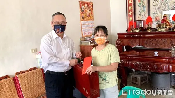 ▲▼ 警政署長陳家欽慰問李承翰家屬。（圖／嘉義市警局提供）