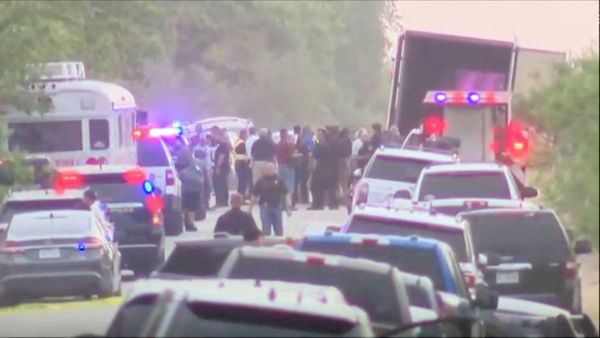▲▼美國德州聖安東尼奧（San Antonio）一輛貨櫃車驚見大量遺體，據報至少42人死亡。（圖／路透）