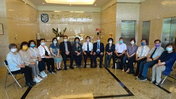 ▲▼監察院社會福利及衛生環境委員會27日巡察國家衛生研究院疫苗研發中心。（圖／監察院提供）