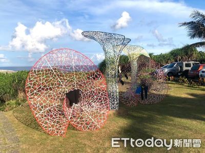 花蓮石梯坪裝置藝術淪潛水客曬衣架 東管處:最高可罰50萬