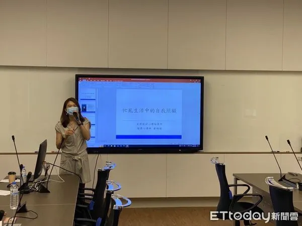 ▲預防災後創傷症候群，台南市消防局第六大隊辦理心理減壓講習。（圖／記者林悅翻攝，下同）