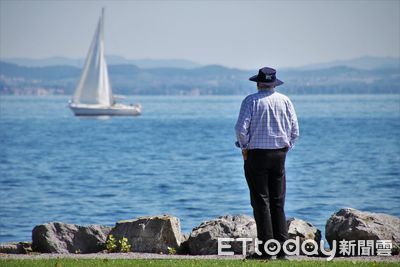 中年危機確實存在　50歲是人生最低谷