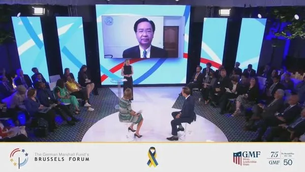 ▲▼外交部長吳釗燮線上出席「德國馬歇爾基金會」「布魯塞爾論壇」，與美國聯邦參議員墨菲（Christopher Murphy，D-CT）及GMF保衛民主聯盟主任梭頓（Laura Thornton）對談。（圖／外交部提供）