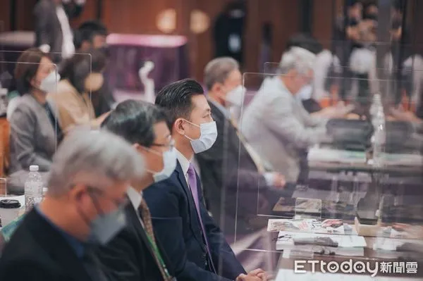 ▲林智堅：7月移居桃園打選戰　「確診前輩」祝張、賴早日康復。（圖／新竹市府提供）