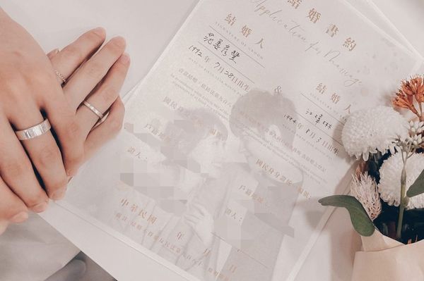 ▲粿粿曝光和范姜彥豐登記結婚當天的照片。（圖／翻攝自Instagram／meigo.c）