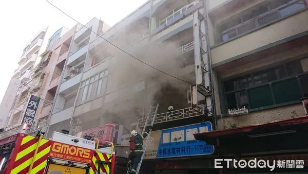 ▲鹿港民宅驚傳火警　一國中生受困救出無呼吸心跳送醫搶救。（圖／記者游瓊華翻攝）