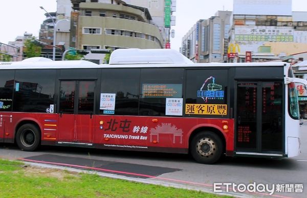 ▲暑假首日！台中市推6幹線公車上路，「刷卡10公里內免費」。（圖／記者游瓊華翻攝）