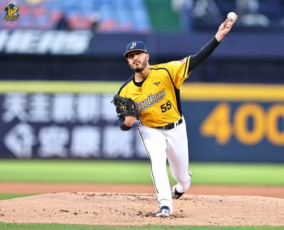 ▲象魔力、陳文杰。（圖／中信兄弟提供）